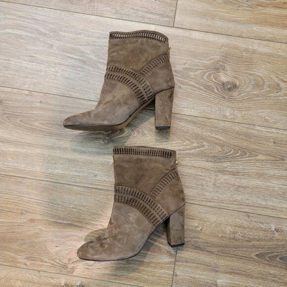 ISOLA Suede Ankle Boots Sz 8 Women's Tan Geometric Cutout - Picture 7 of 10